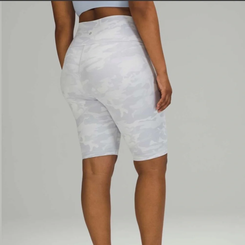 lululemon athletica approximate measurements